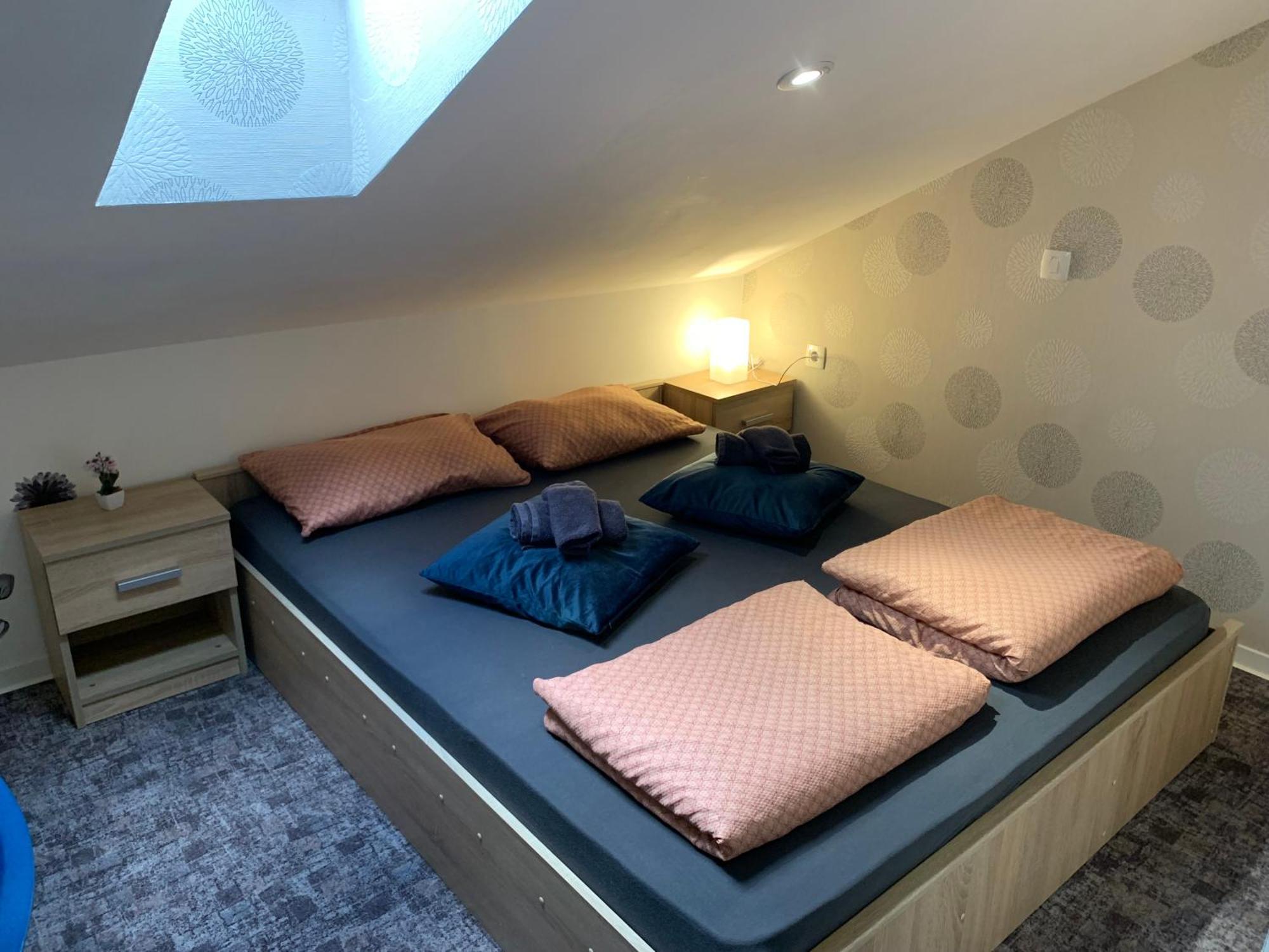 Bed & Breakfast L&g *